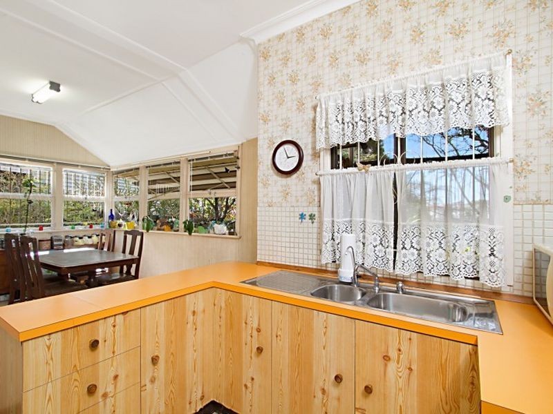 17 Dale Street, Coorparoo QLD 4151