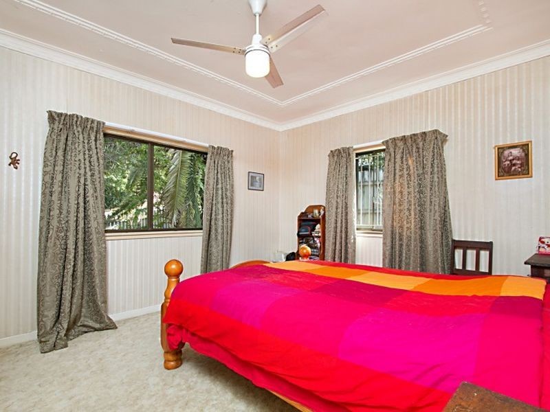 17 Dale Street, Coorparoo QLD 4151