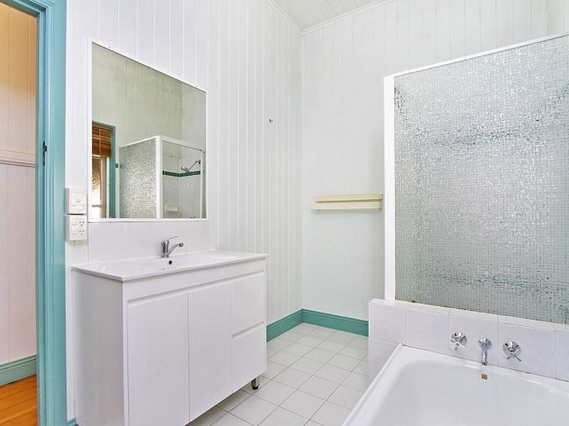 92 MacDonald Street, Norman Park QLD 4170