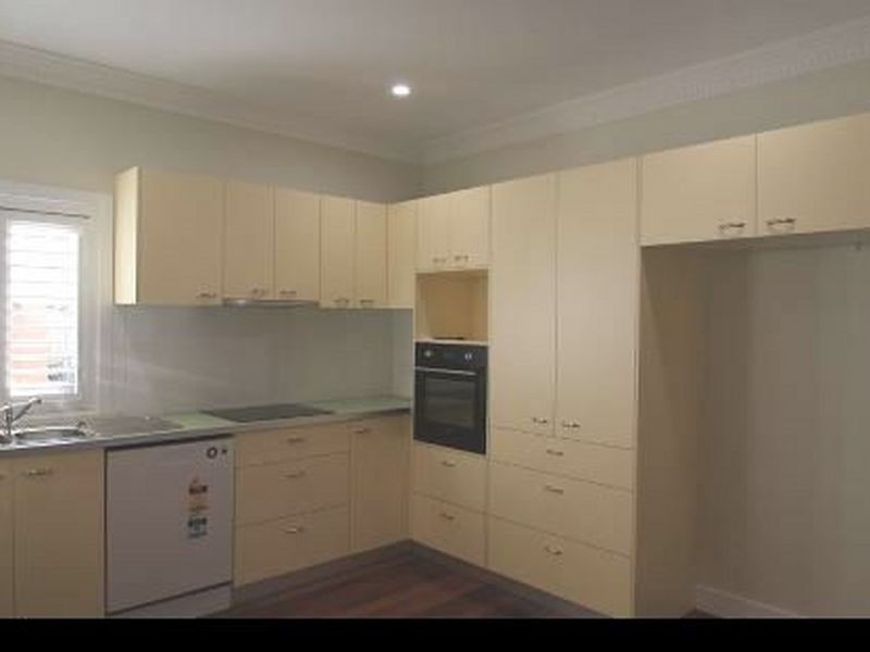 18 White Avenue, Coorparoo QLD 4151