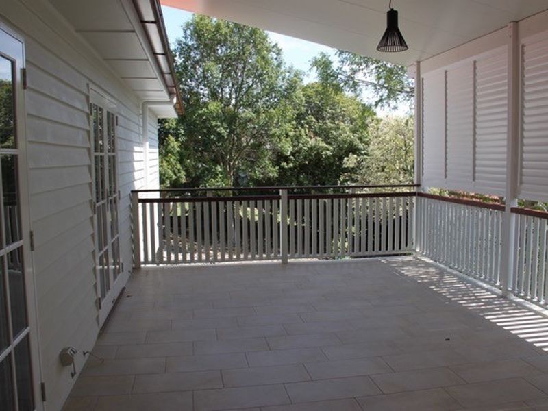 18 White Avenue, Coorparoo QLD 4151