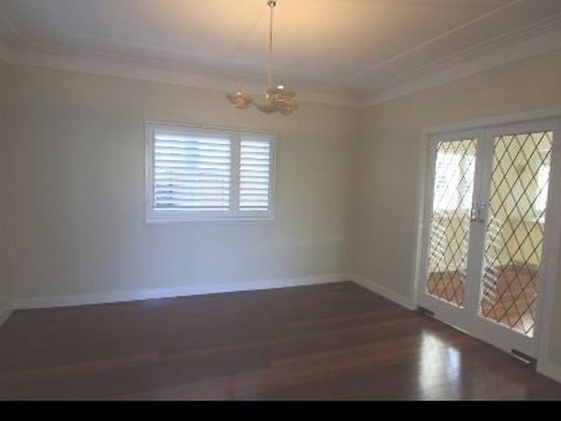 18 White Avenue, Coorparoo QLD 4151