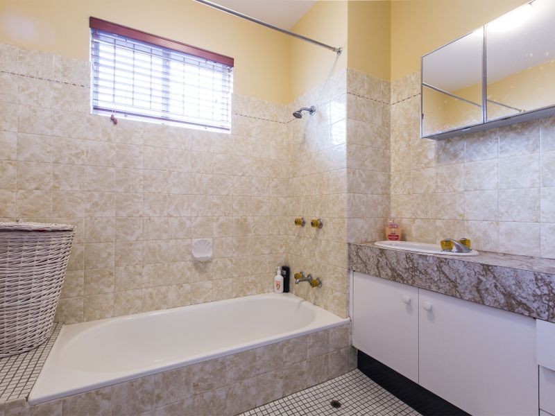 2/26 Kirkland Avenue, Coorparoo QLD 4151