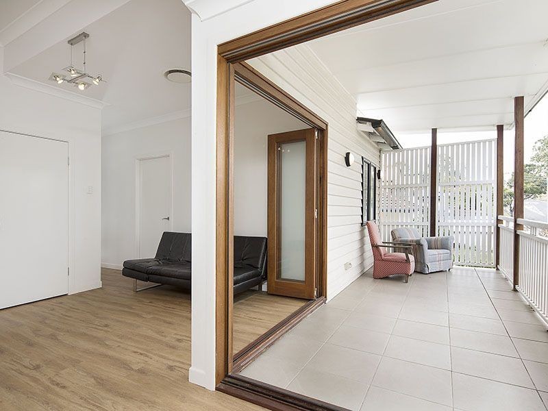 54 Waverley Road, Camp Hill QLD 4152