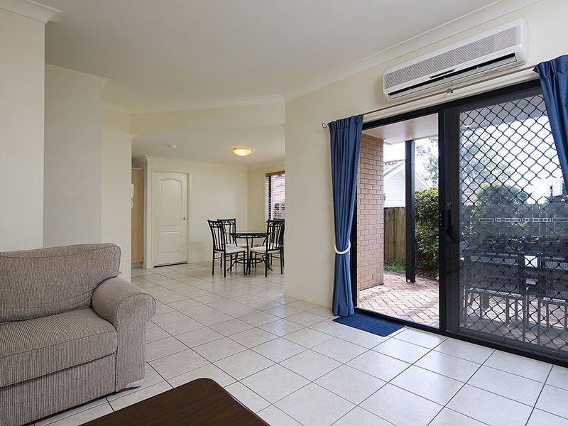 2/33 Pembroke Street, Carina QLD 4152