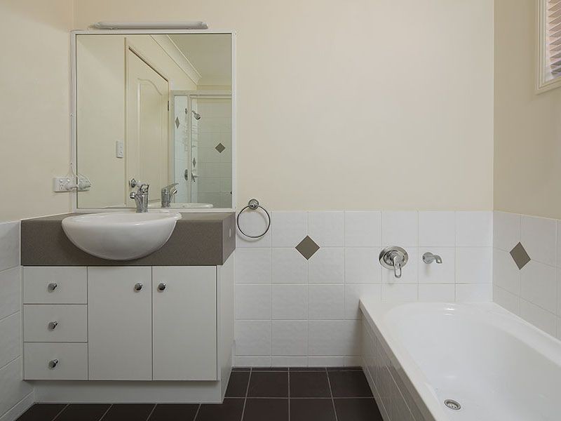 2/33 Pembroke Street, Carina QLD 4152