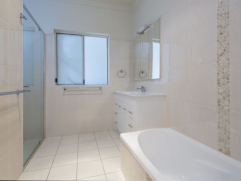 63 Barker Street, East Brisbane QLD 4169