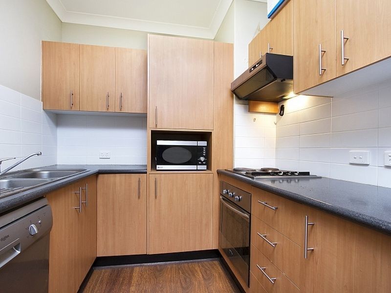 8/8 Kitchener Street, Coorparoo QLD 4151