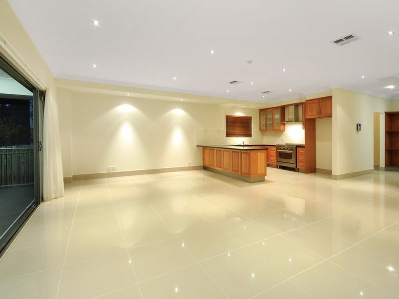 10 St Leonards Street, Coorparoo QLD 4151