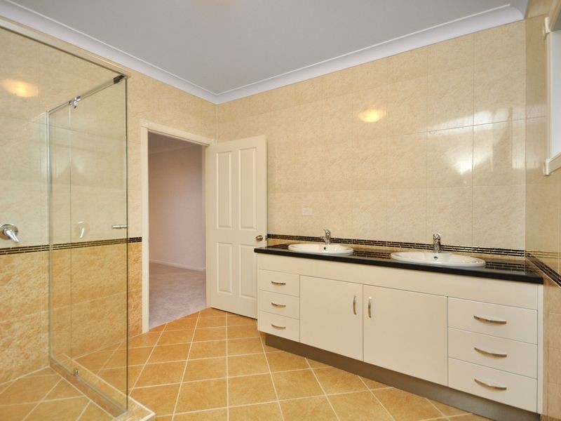 10 St Leonards Street, Coorparoo QLD 4151