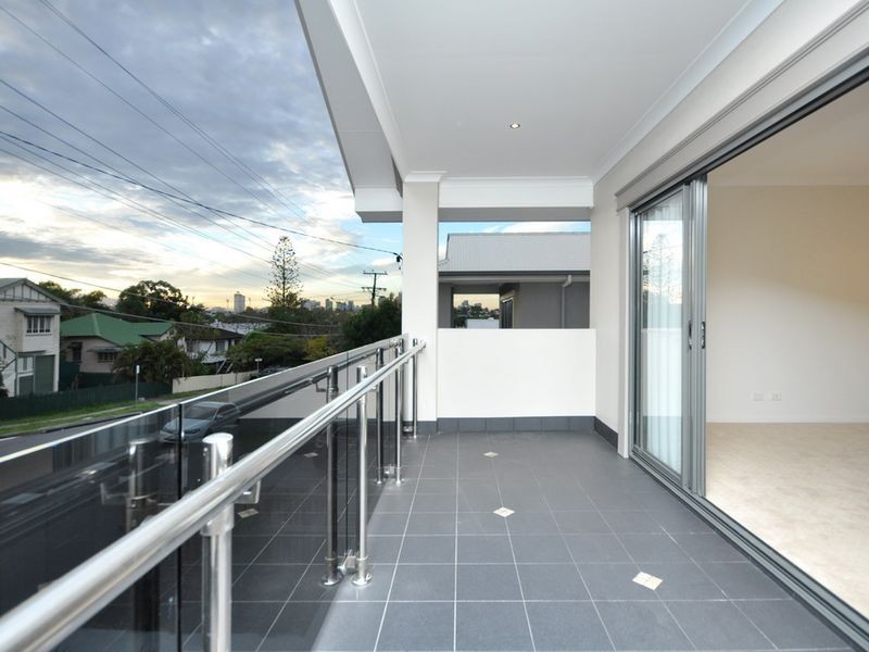 10 St Leonards Street, Coorparoo QLD 4151