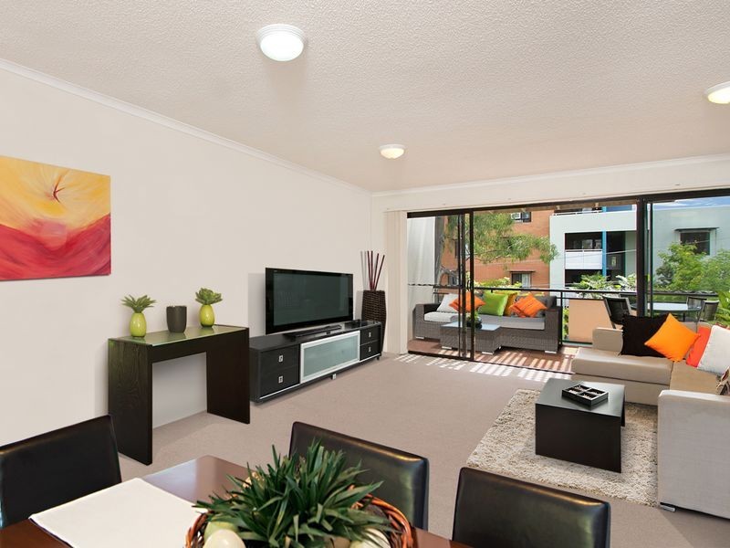 26/55 Harries Road, Coorparoo QLD 4151