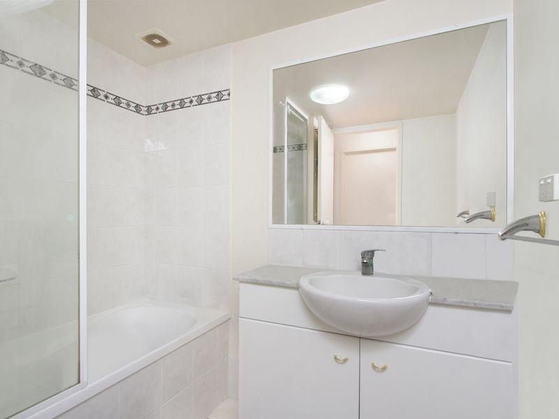 26/55 Harries Road, Coorparoo QLD 4151