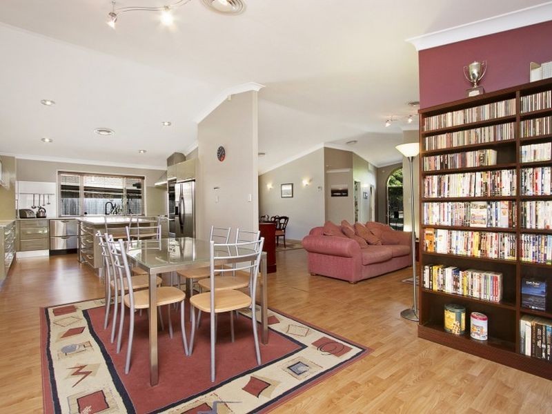 38 Blue Grass Crescent, Eight Mile Plains QLD 4113