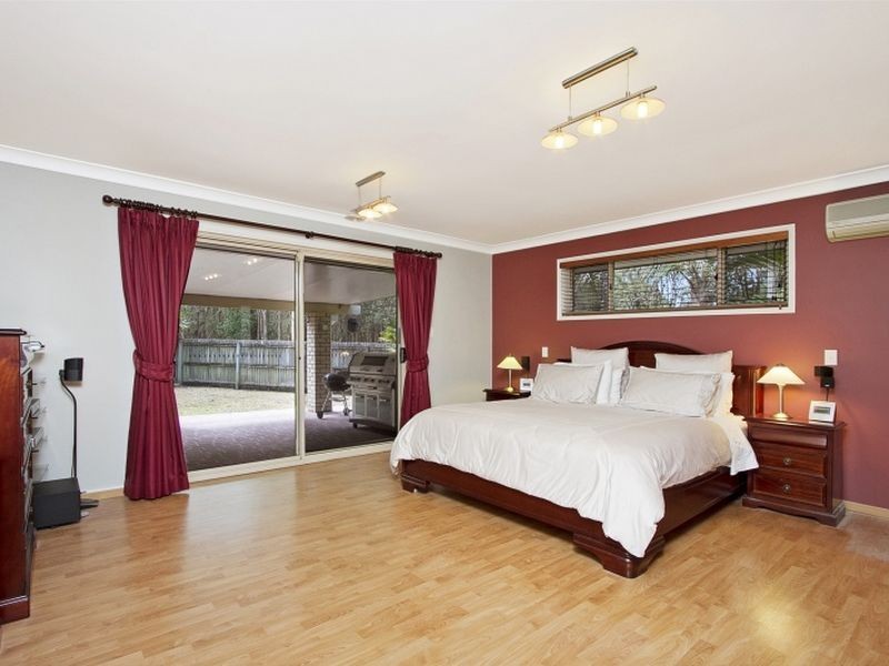 38 Blue Grass Crescent, Eight Mile Plains QLD 4113