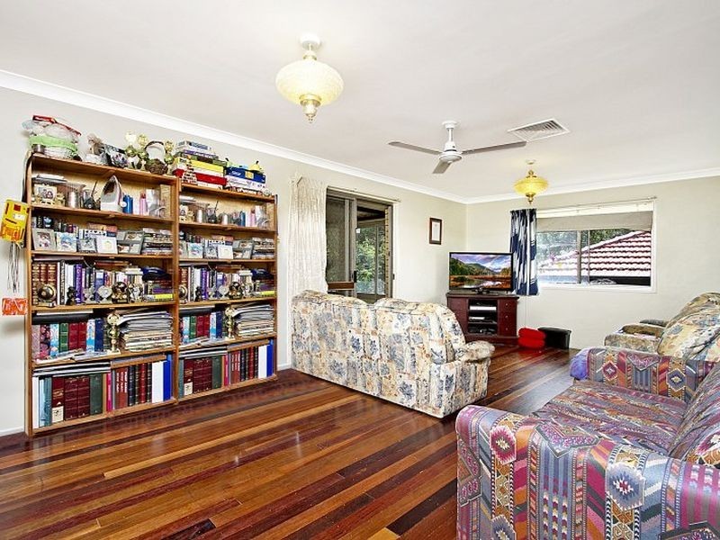 31 David Road, Holland Park QLD 4121