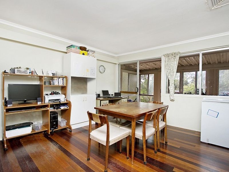 31 David Road, Holland Park QLD 4121