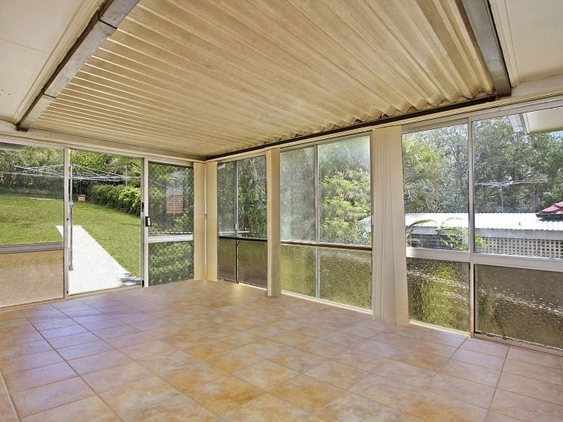 31 David Road, Holland Park QLD 4121