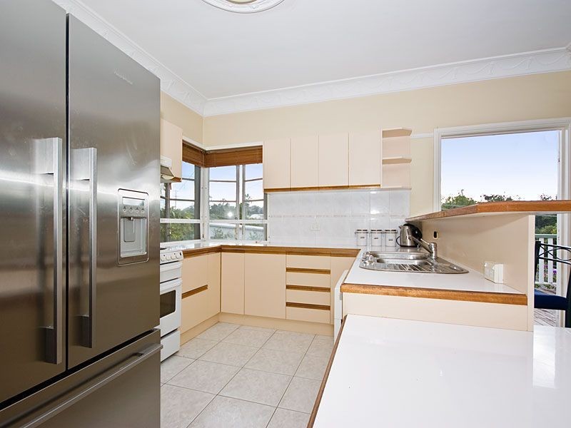 26 Hebe Street, Bardon QLD 4065