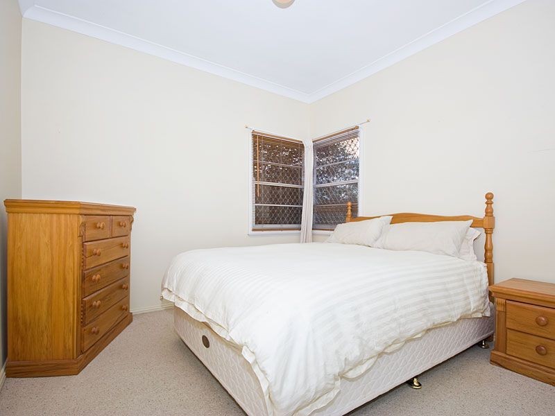 26 Hebe Street, Bardon QLD 4065