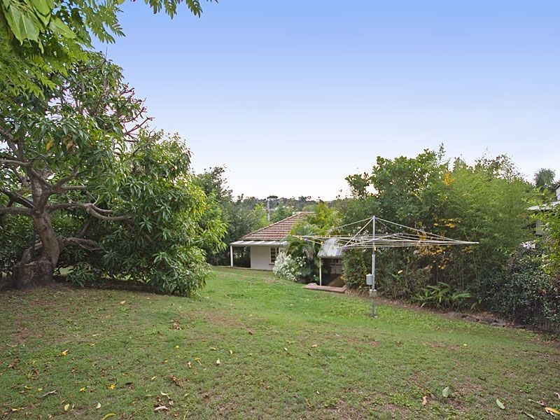 26 Hebe Street, Bardon QLD 4065