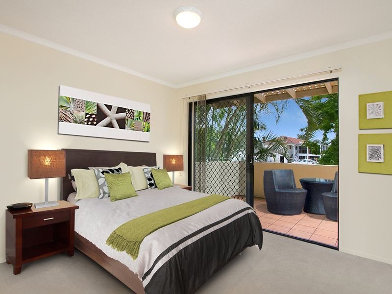 11/55 Harries Road, Coorparoo QLD 4151