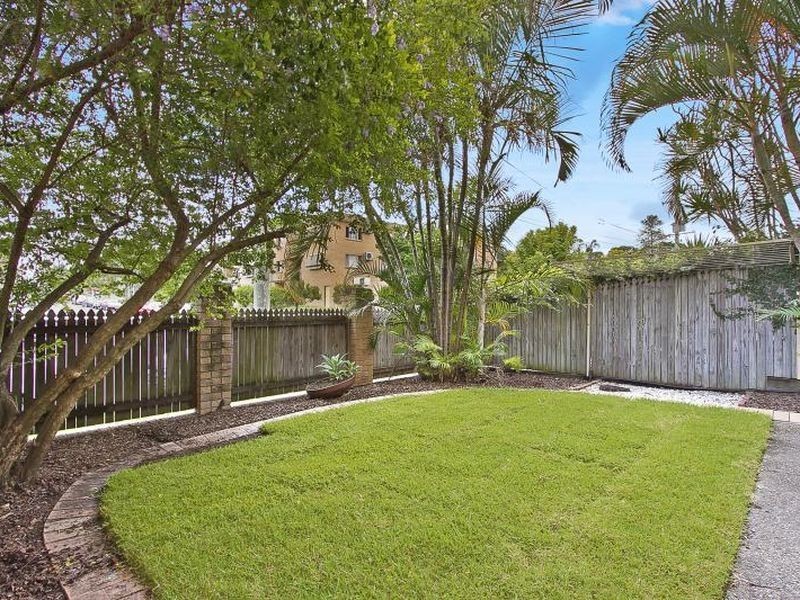 1/70 Denman Street, Greenslopes QLD 4120