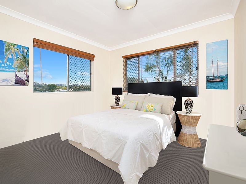 4/16 Ernest Street, Greenslopes QLD 4120