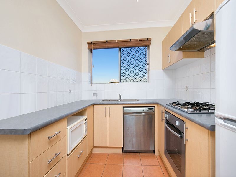 4/16 Ernest Street, Greenslopes QLD 4120