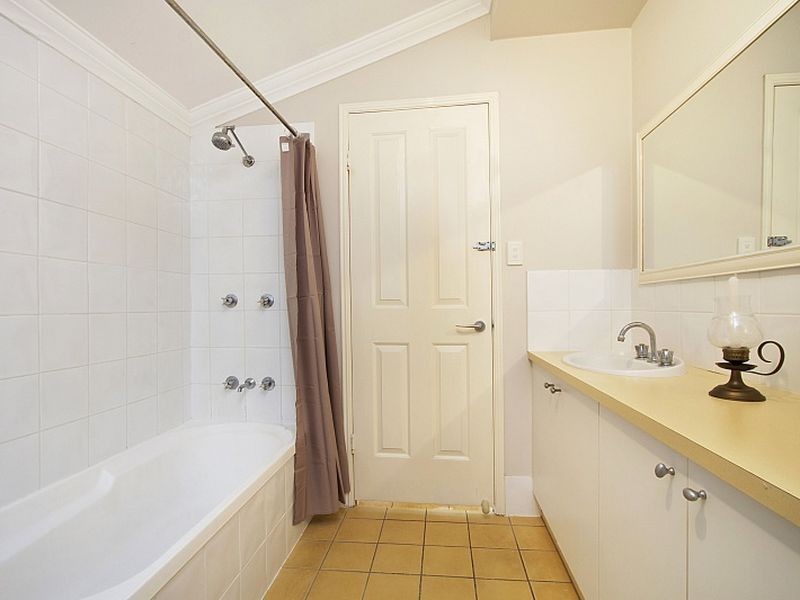 37 Combles Road, Camp Hill QLD 4152