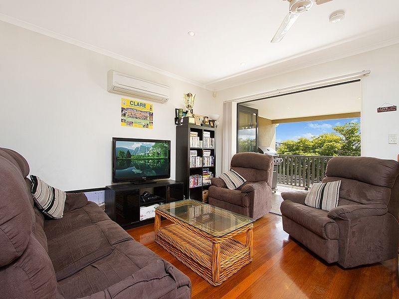 2/11 Temple Street, Coorparoo QLD 4151