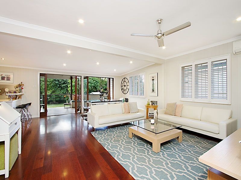 67 Nurstead Street, Camp Hill QLD 4152