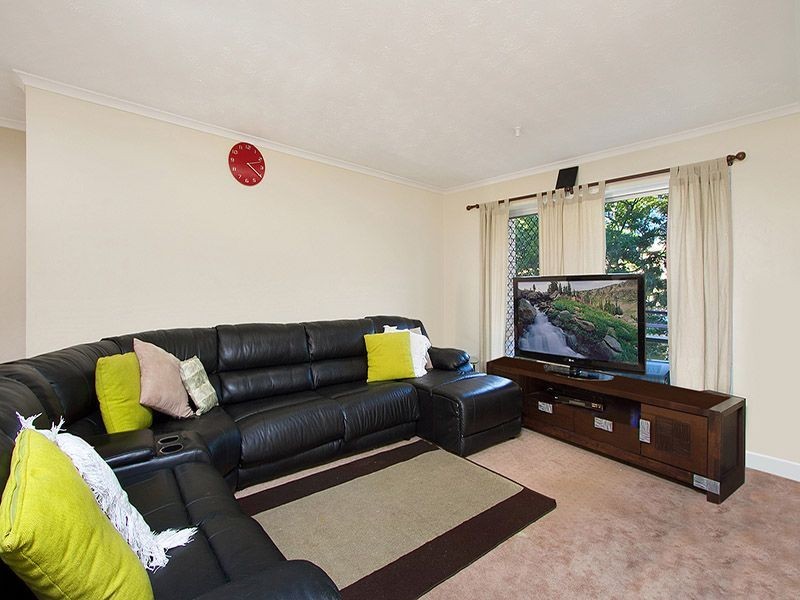 3/8 Robinson Street, Coorparoo QLD 4151