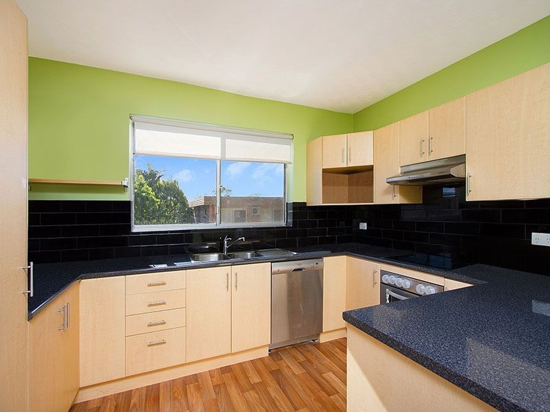 3/8 Robinson Street, Coorparoo QLD 4151