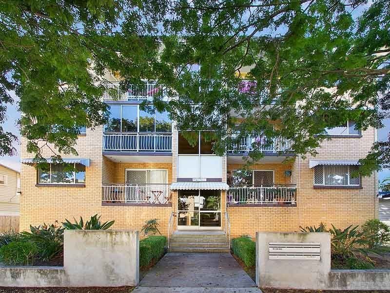 3/8 Robinson Street, Coorparoo QLD 4151