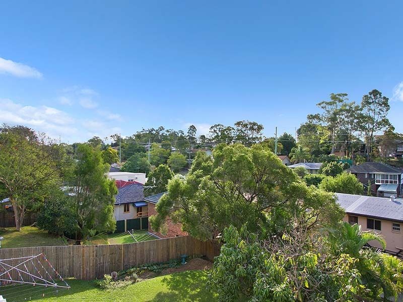 34 Breslin Street, Carina QLD 4152