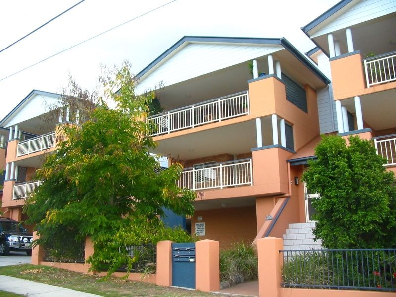 3/18 Dorinda Street, Greenslopes QLD 4120