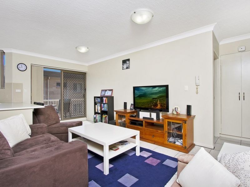 3/304 Cavendish Road, Coorparoo QLD 4151