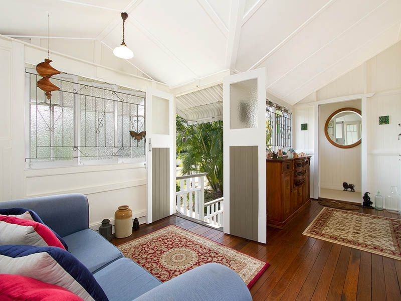 35 Woodrow Drive, Coorparoo QLD 4151