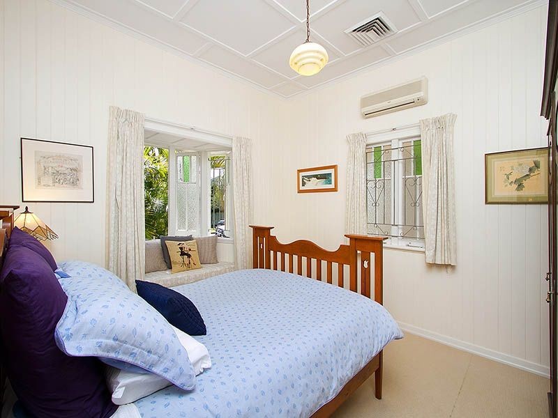 35 Woodrow Drive, Coorparoo QLD 4151