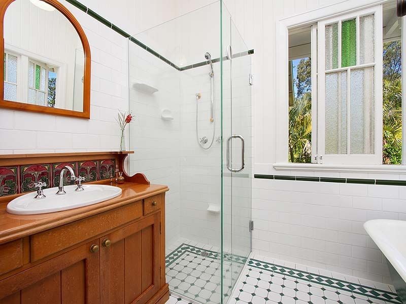 35 Woodrow Drive, Coorparoo QLD 4151