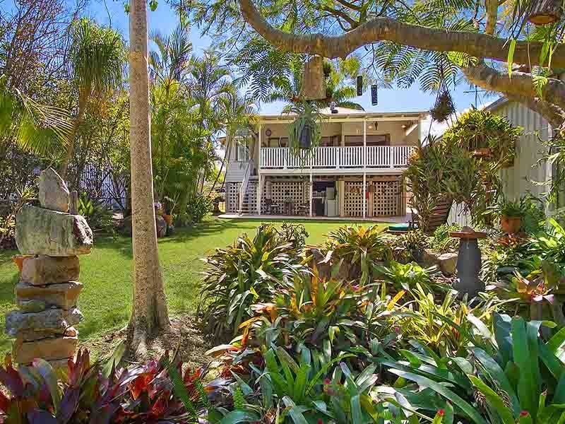 35 Woodrow Drive, Coorparoo QLD 4151