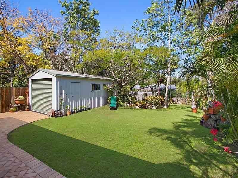 35 Woodrow Drive, Coorparoo QLD 4151
