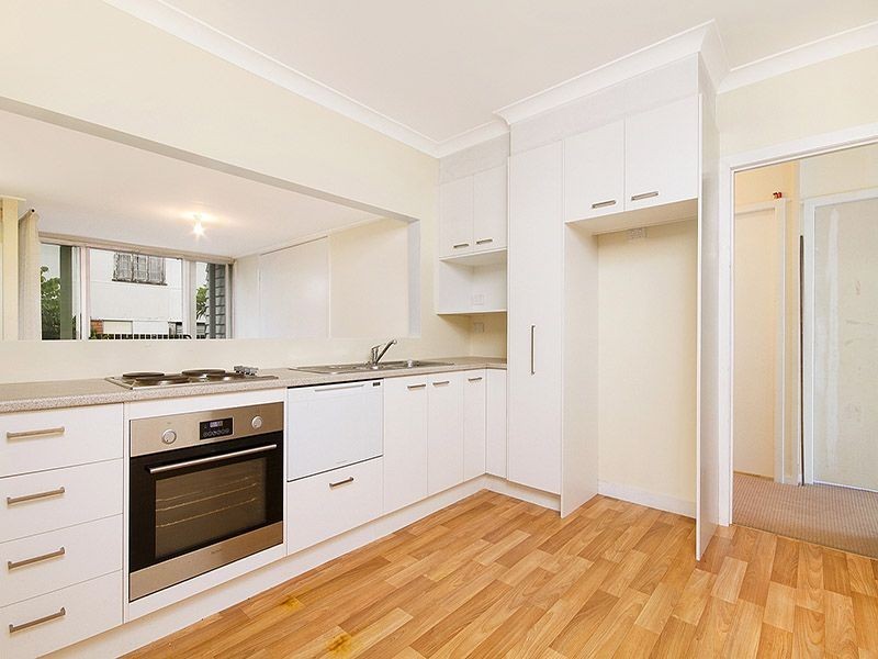 150 Norman Avenue, Norman Park QLD 4170