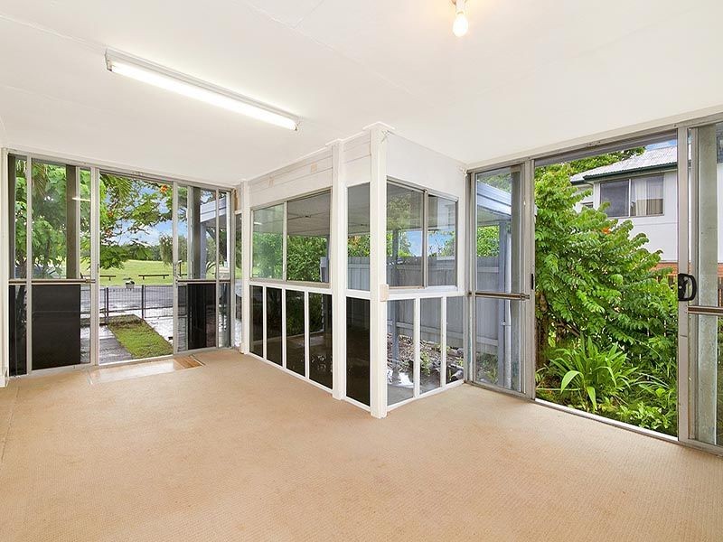 150 Norman Avenue, Norman Park QLD 4170