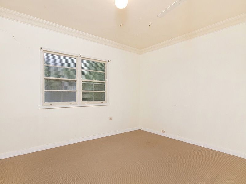 150 Norman Avenue, Norman Park QLD 4170