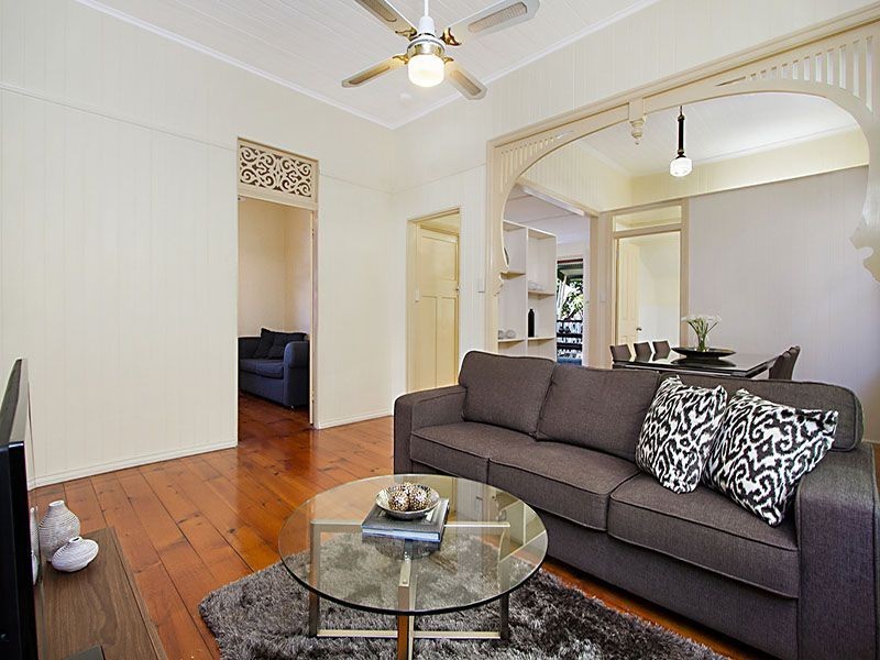 13A Thomas Street, Greenslopes QLD 4120