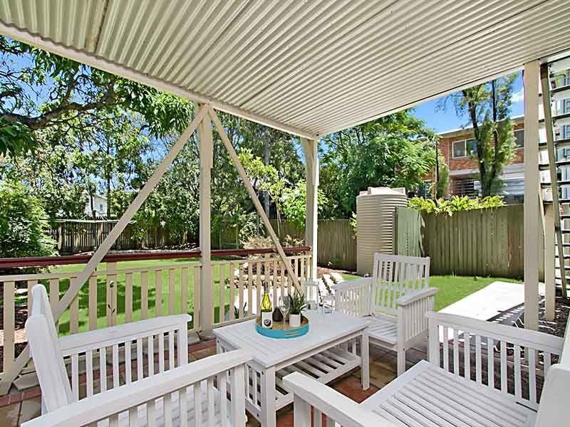 13A Thomas Street, Greenslopes QLD 4120