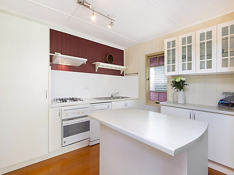 13A Thomas Street, Greenslopes QLD 4120