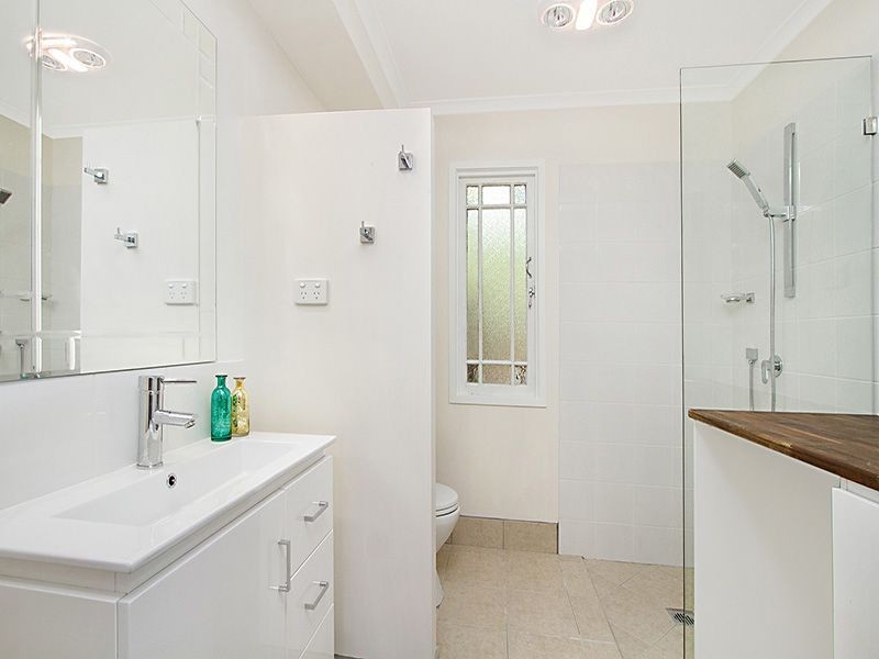 13A Thomas Street, Greenslopes QLD 4120